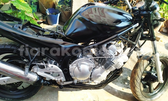 Acheter Occasion Moto Yamaha Bolt Noir à Mahajanga, Boeny Acheter Occasion Moto Yamaha Bolt Noir à Mahajanga, Boeny