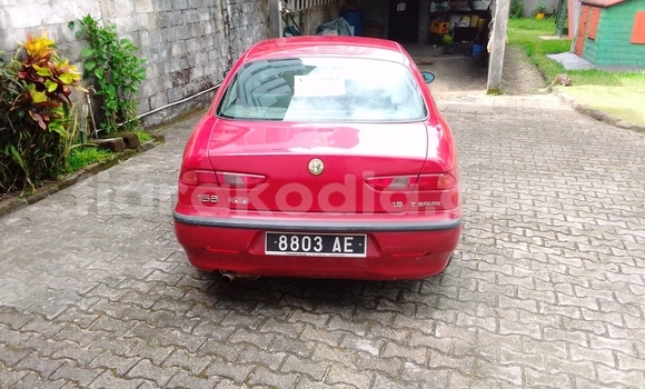 Acheter Occasion Voiture Alfa Romeo 156 Rouge à Toamasina, Atsinanana Acheter Occasion Voiture Alfa Romeo 156 Rouge à Toamasina, Atsinanana