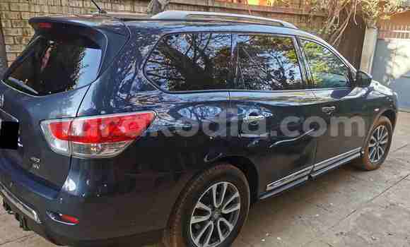 Acheter Occasion Voiture Nissan Pathfinder Gris à Antananarivo, Analamanga Acheter Occasion Voiture Nissan Pathfinder Gris à Antananarivo, Analamanga