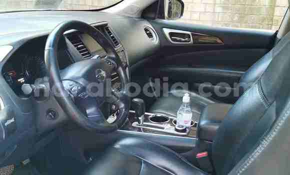 Acheter Occasion Voiture Nissan Pathfinder Gris à Antananarivo, Analamanga Acheter Occasion Voiture Nissan Pathfinder Gris à Antananarivo, Analamanga