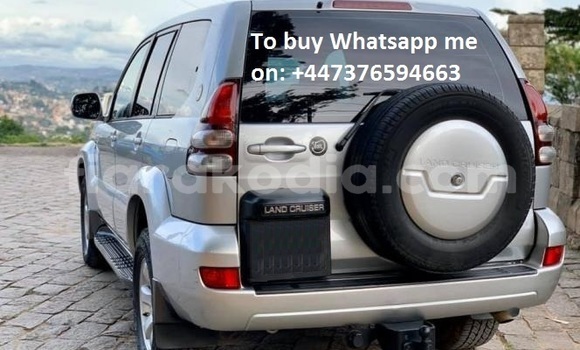 Acheter Occasion Voiture Toyota Land Cruiser Prado Gris à Antananarivo, Analamanga Acheter Occasion Voiture Toyota Land Cruiser Prado Gris à Antananarivo, Analamanga