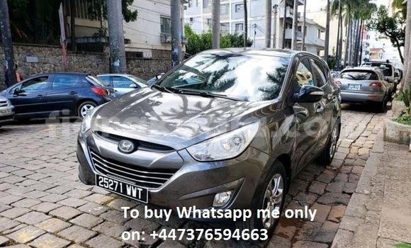 Acheter Occasion Voiture Hyundai ix35 Gris à Antananarivo, Analamanga Acheter Occasion Voiture Hyundai ix35 Gris à Antananarivo, Analamanga