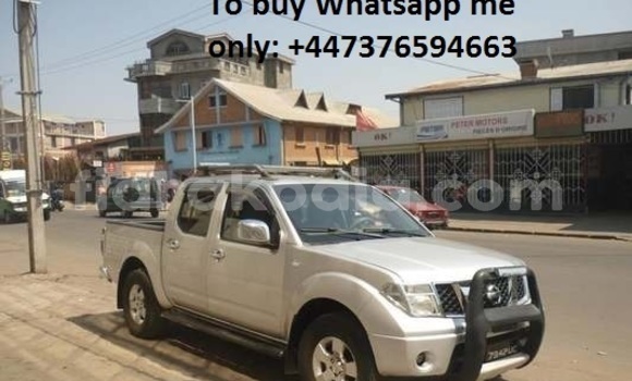 Acheter Occasion Voiture Nissan Navara Gris à Antananarivo, Analamanga Acheter Occasion Voiture Nissan Navara Gris à Antananarivo, Analamanga