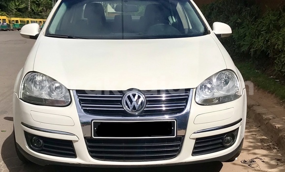 Hividy Volkswagen Jetta fotsy Car in Antananarivo in Analamanga