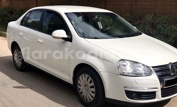 Acheter Occasion Voiture Volkswagen Jetta Blanc à Antananarivo, Analamanga Acheter Occasion Voiture Volkswagen Jetta Blanc à Antananarivo, Analamanga