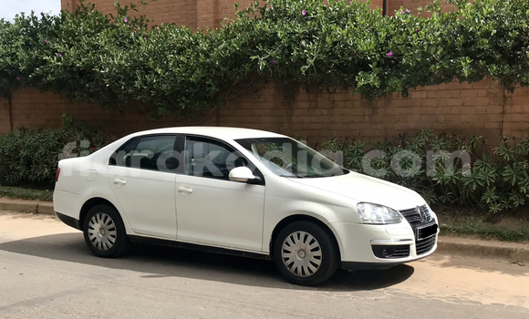 Acheter Occasion Voiture Volkswagen Jetta Blanc à Antananarivo, Analamanga Acheter Occasion Voiture Volkswagen Jetta Blanc à Antananarivo, Analamanga