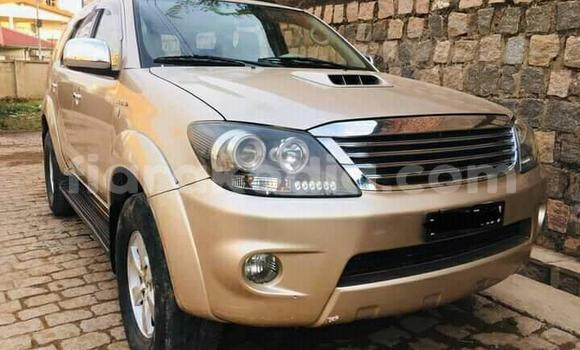 Buy Used Toyota Fortuner Beige Car in Antananarivo in Analamanga Buy Used Toyota Fortuner Beige Car in Antananarivo in Analamanga
