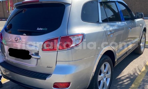 Acheter Occasion Voiture Hyundai Santa Fe Gris à Antananarivo, Analamanga Acheter Occasion Voiture Hyundai Santa Fe Gris à Antananarivo, Analamanga