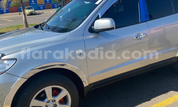 Buy Used Hyundai Santa Fe Silver Car in Antananarivo in Analamanga Buy Used Hyundai Santa Fe Silver Car in Antananarivo in Analamanga
