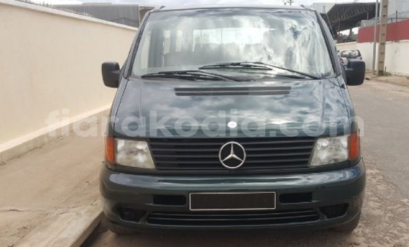 Acheter Occasion Voiture Mercedes‒Benz Vito Vert à Antananarivo, Analamanga Acheter Occasion Voiture Mercedes‒Benz Vito Vert à Antananarivo, Analamanga