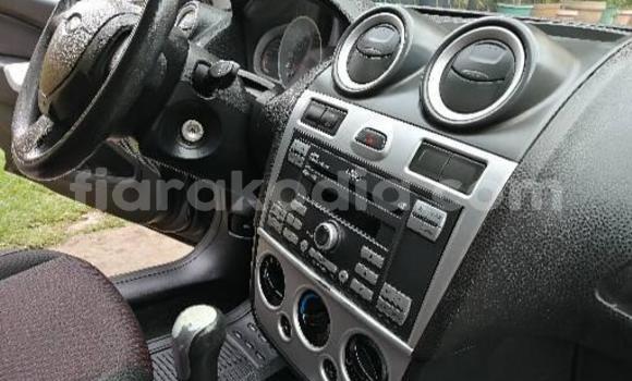 Acheter Occasion Voiture Ford Fiesta Gris à Antananarivo, Analamanga Acheter Occasion Voiture Ford Fiesta Gris à Antananarivo, Analamanga