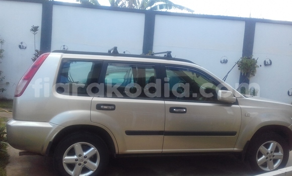 Acheter Occasion Voiture Nissan X–Trail Beige à Antananarivo, Analamanga Acheter Occasion Voiture Nissan X–Trail Beige à Antananarivo, Analamanga