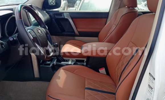 Acheter Occasion Voiture Toyota Land Cruiser Prado Blanc à Fianarantsoa, Haute Matsiatra Acheter Occasion Voiture Toyota Land Cruiser Prado Blanc à Fianarantsoa, Haute Matsiatra