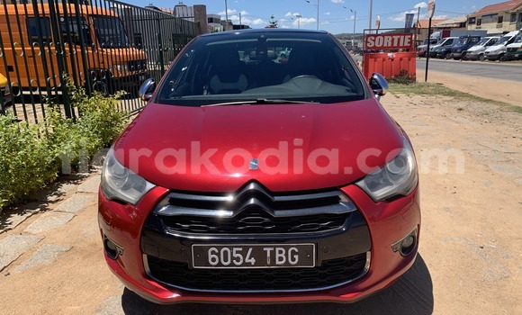 Acheter Occasion Voiture Citroen DS4 Rouge à Antananarivo, Analamanga Acheter Occasion Voiture Citroen DS4 Rouge à Antananarivo, Analamanga
