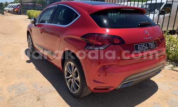 Acheter Occasion Voiture Citroen DS4 Rouge à Antananarivo, Analamanga Acheter Occasion Voiture Citroen DS4 Rouge à Antananarivo, Analamanga