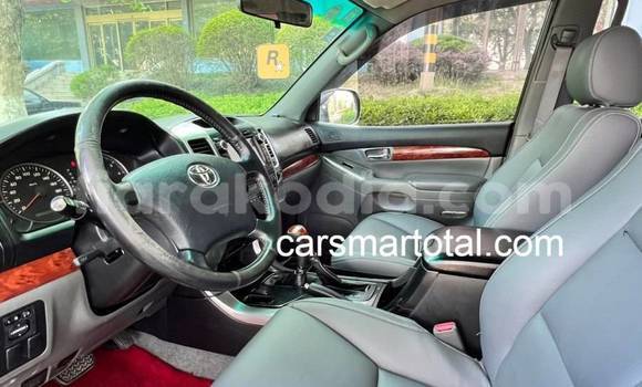 Acheter Occasion Voiture Toyota Prado Blanc à Fandriana, Amoron'i Mania Acheter Occasion Voiture Toyota Prado Blanc à Fandriana, Amoron'i Mania