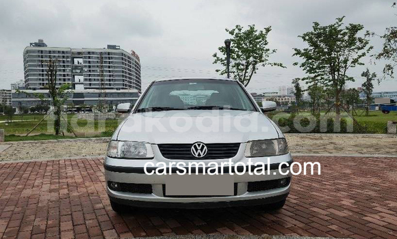 Acheter Occasion Voiture Volkswagen Gol Gris à Antananarivo, Analamanga Acheter Occasion Voiture Volkswagen Gol Gris à Antananarivo, Analamanga