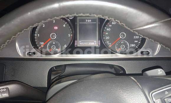 Acheter Occasion Voiture BMW 2er Blanc à Antananarivo, Analamanga Acheter Occasion Voiture BMW 2er Blanc à Antananarivo, Analamanga