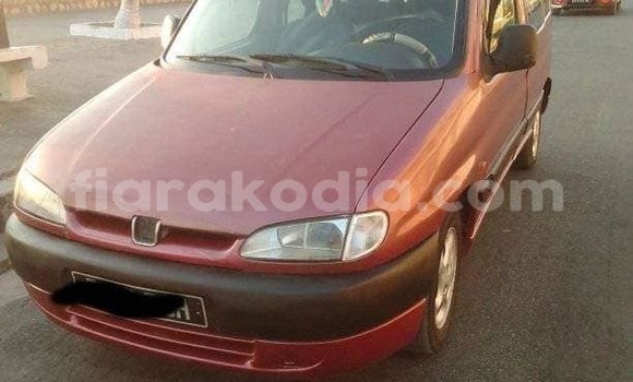 Acheter Occasion Voiture Peugeot Partner Rouge à Antananarivo, Analamanga Acheter Occasion Voiture Peugeot Partner Rouge à Antananarivo, Analamanga