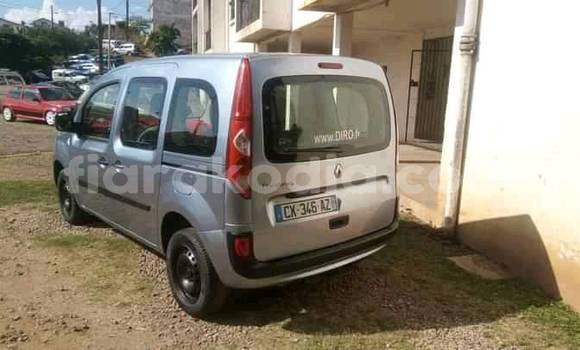 Acheter Occasion Voiture Renault Kangoo Gris à Antananarivo, Analamanga Acheter Occasion Voiture Renault Kangoo Gris à Antananarivo, Analamanga