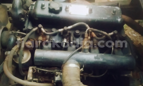 Acheter Occasion Voiture Abarth 124 Spider Blanc à Antananarivo, Analamanga Acheter Occasion Voiture Abarth 124 Spider Blanc à Antananarivo, Analamanga