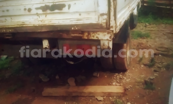 Acheter Occasion Voiture Abarth 124 Spider Blanc à Antananarivo, Analamanga Acheter Occasion Voiture Abarth 124 Spider Blanc à Antananarivo, Analamanga