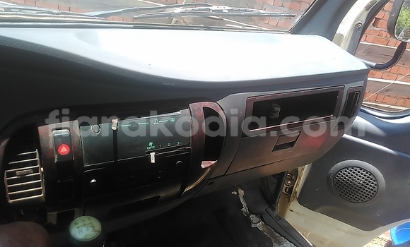 Acheter Occasion Voiture Abarth 124 Spider Blanc à Antananarivo, Analamanga Acheter Occasion Voiture Abarth 124 Spider Blanc à Antananarivo, Analamanga