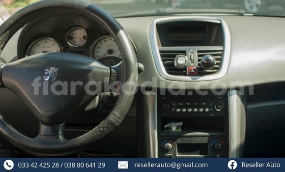 Acheter Occasion Voiture Peugeot 207 Gris à Antananarivo, Analamanga Acheter Occasion Voiture Peugeot 207 Gris à Antananarivo, Analamanga