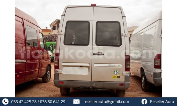 Acheter Occasion Utilitaire Mercedes‒Benz Sprinter Gris à Antananarivo, Analamanga Acheter Occasion Utilitaire Mercedes‒Benz Sprinter Gris à Antananarivo, Analamanga