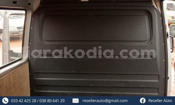 Acheter Occasion Utilitaire Mercedes‒Benz Sprinter Gris à Antananarivo, Analamanga Acheter Occasion Utilitaire Mercedes‒Benz Sprinter Gris à Antananarivo, Analamanga