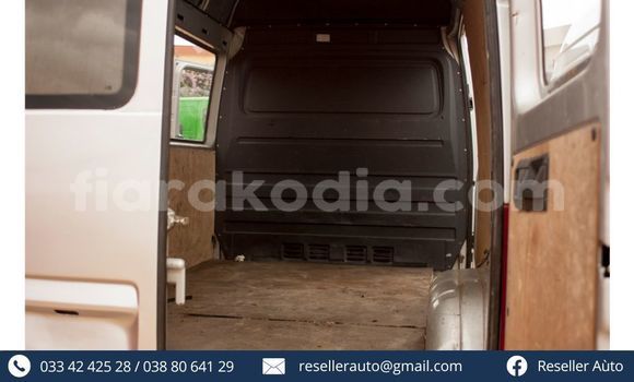 Acheter Occasion Utilitaire Mercedes‒Benz Sprinter Gris à Antananarivo, Analamanga Acheter Occasion Utilitaire Mercedes‒Benz Sprinter Gris à Antananarivo, Analamanga