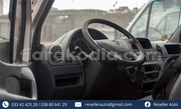 Acheter Occasion Utilitaire Mercedes‒Benz Sprinter Gris à Antananarivo, Analamanga Acheter Occasion Utilitaire Mercedes‒Benz Sprinter Gris à Antananarivo, Analamanga