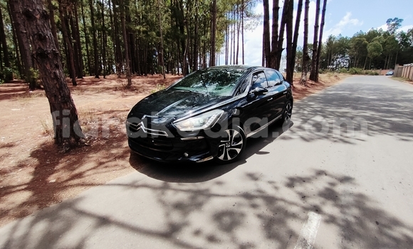 Acheter Occasion Voiture Citroen DS5 Noir à Antananarivo, Analamanga Acheter Occasion Voiture Citroen DS5 Noir à Antananarivo, Analamanga