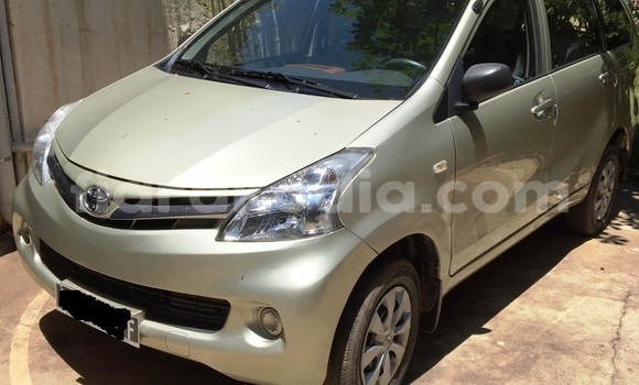 Acheter Occasion Voiture Toyota Avanza Beige à Antananarivo, Analamanga