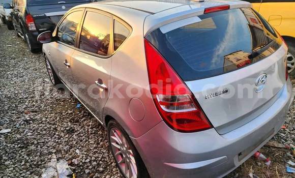 Acheter Occasion Voiture Hyundai i30 Gris à Antananarivo, Analamanga Acheter Occasion Voiture Hyundai i30 Gris à Antananarivo, Analamanga