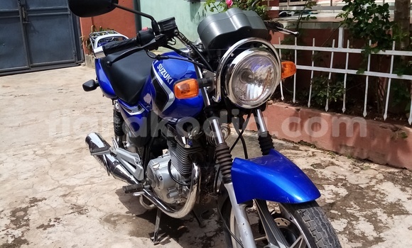 Acheter Import Moto Suzuki GP 125 Bleu à Antananarivo, Analamanga Acheter Import Moto Suzuki GP 125 Bleu à Antananarivo, Analamanga