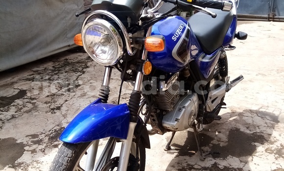 Acheter Import Moto Suzuki GP 125 Bleu à Antananarivo, Analamanga Acheter Import Moto Suzuki GP 125 Bleu à Antananarivo, Analamanga