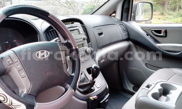 Acheter Occasion Voiture Hyundai Grand Starex Gris à Antananarivo, Analamanga Acheter Occasion Voiture Hyundai Grand Starex Gris à Antananarivo, Analamanga