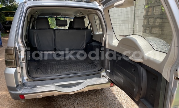 Acheter Occasion Voiture Mitsubishi Pajero Gris à Antsirabe, Vakinankaratra Acheter Occasion Voiture Mitsubishi Pajero Gris à Antsirabe, Vakinankaratra