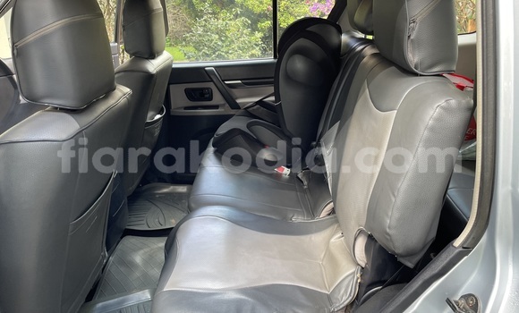 Acheter Occasion Voiture Mitsubishi Pajero Gris à Antsirabe, Vakinankaratra Acheter Occasion Voiture Mitsubishi Pajero Gris à Antsirabe, Vakinankaratra