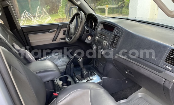 Acheter Occasion Voiture Mitsubishi Pajero Gris à Antsirabe, Vakinankaratra Acheter Occasion Voiture Mitsubishi Pajero Gris à Antsirabe, Vakinankaratra