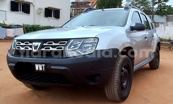 Buy Used Dacia Duster Silver Car in Antananarivo in Analamanga Buy Used Dacia Duster Silver Car in Antananarivo in Analamanga