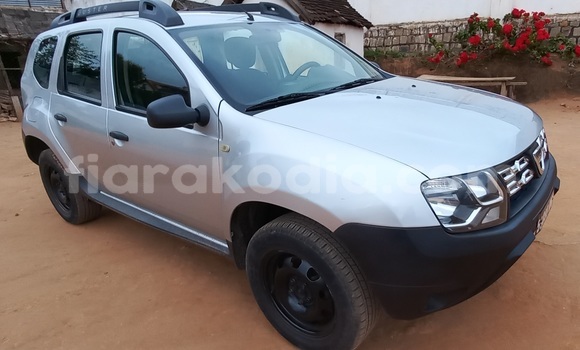 Buy Used Dacia Duster Silver Car in Antananarivo in Analamanga Buy Used Dacia Duster Silver Car in Antananarivo in Analamanga