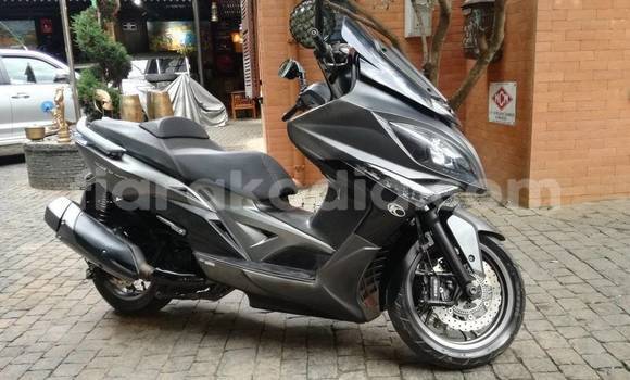 Acheter Occasion Moto Kymco Xciting Gris à Antananarivo, Analamanga Acheter Occasion Moto Kymco Xciting Gris à Antananarivo, Analamanga