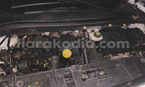 Acheter Occasion Voiture Renault Scénic III Blanc à Antananarivo, Analamanga Acheter Occasion Voiture Renault Scénic III Blanc à Antananarivo, Analamanga