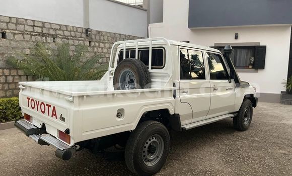 Acheter Occasion Voiture Toyota Land Cruiser Blanc à Antananarivo, Analamanga Acheter Occasion Voiture Toyota Land Cruiser Blanc à Antananarivo, Analamanga