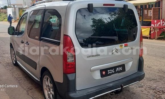 Acheter Occasion Voiture Citroen Berlingo Autre à Antananarivo, Analamanga Acheter Occasion Voiture Citroen Berlingo Autre à Antananarivo, Analamanga