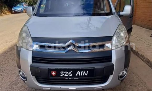 Acheter Occasion Voiture Citroen Berlingo Autre à Antananarivo, Analamanga Acheter Occasion Voiture Citroen Berlingo Autre à Antananarivo, Analamanga