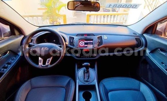 Acheter Import Voiture Kia X-Trek Beige à Antananarivo, Analamanga Acheter Import Voiture Kia X-Trek Beige à Antananarivo, Analamanga
