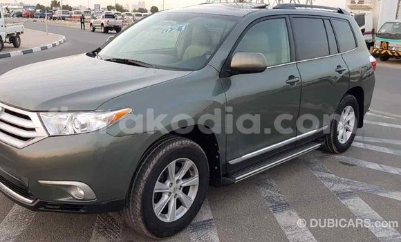Hividy Toyota Highlander Green Car in Import - Dubai in Diana Hividy Toyota Highlander Green Car in Import - Dubai in Diana
